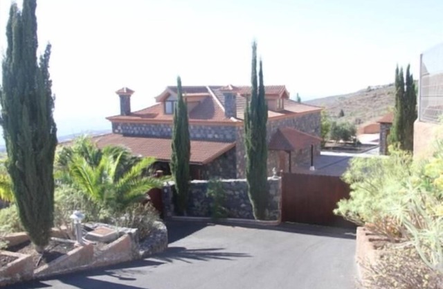 Beautiful Holiday Home With Pool