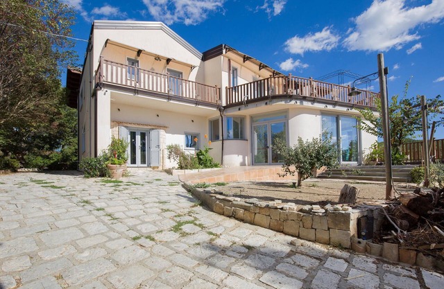 Beautiful home in Colobraro with WiFi