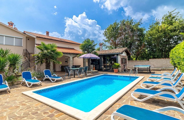 Beautiful home in Labin with WiFi
