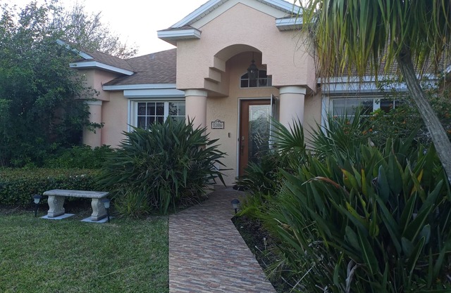 Beautiful home in peaceful and safe neighborhood, next to shoppes, restaurants.
