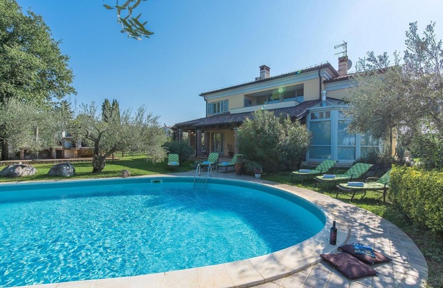 Beautiful home in Porec