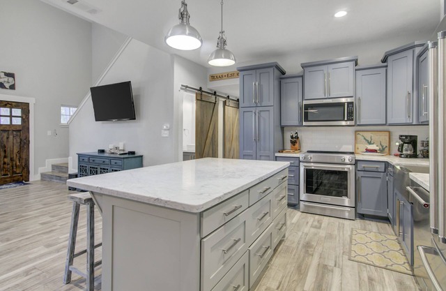 BEAUTIFUL HOME IN RAYBURN COUNTRY