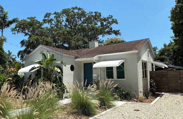 Beautiful Home in the Lush and Charming Neighborhood of Biscayne Park