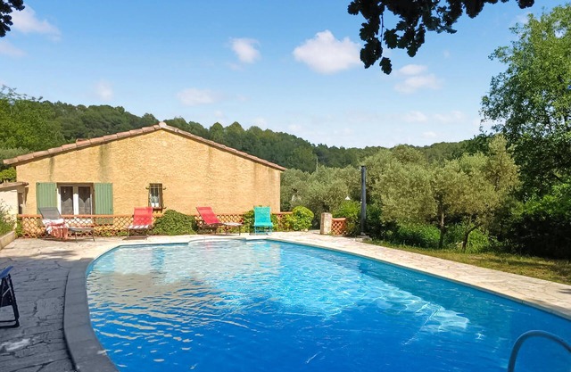 Beautiful home in Varages with WiFi