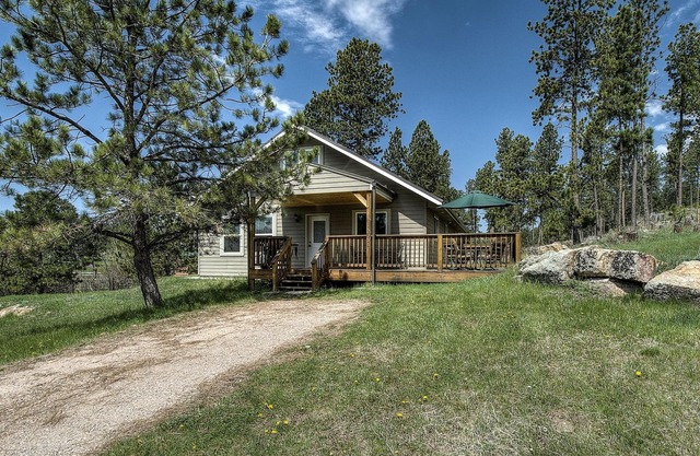 Beautiful Home on 1 acre just outside of Custer backs up to forest service