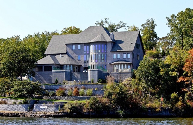 Beautiful Home on a Point Private Pool, Hot Tub and Boat Dock
