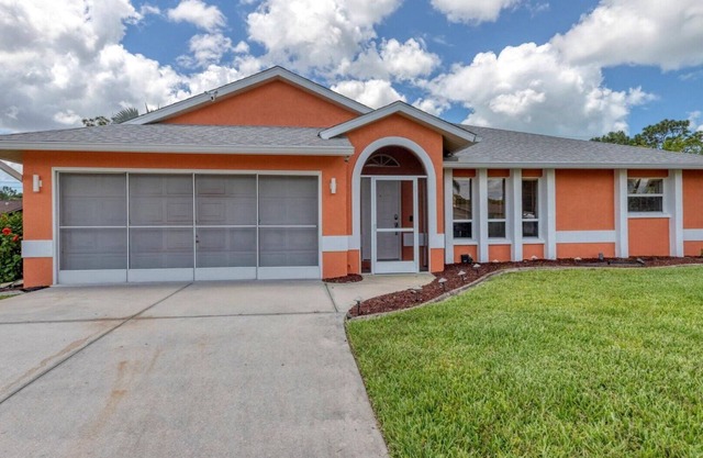 Beautiful House with first class amenities on Charlotte Harbor Area, Charlotte County House 5829