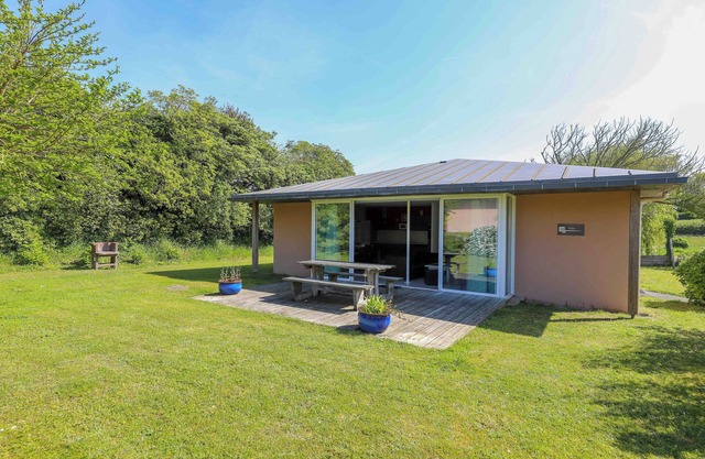 BEAUTIFUL HOUSE 100 METRES FROM THE BEACH WITH SHARED HEATED POOL