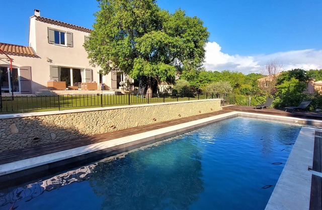 Beautiful house with pool in the Luberon golden triangle