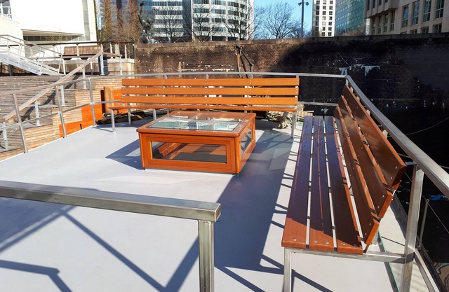 Beautiful houseboat in the centre of Rotterdam for max 8 guests