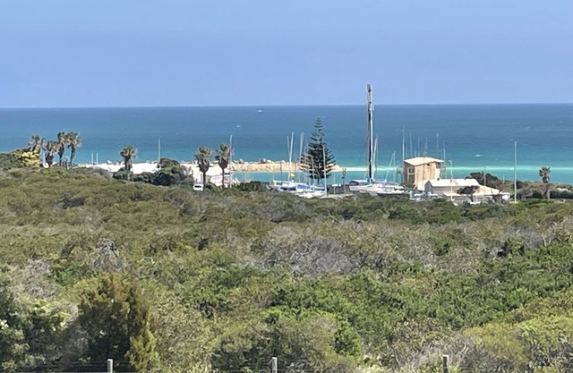 Beautiful Indian Ocean Unit.