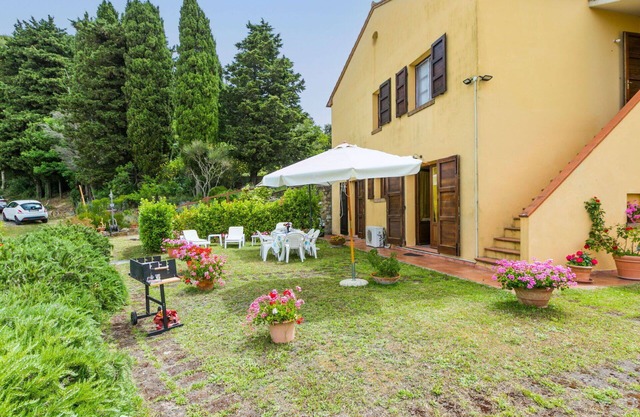 Beautiful apartment with A/C, pool, WIFI, TV, patio, pets allowed, panoramic view and parking