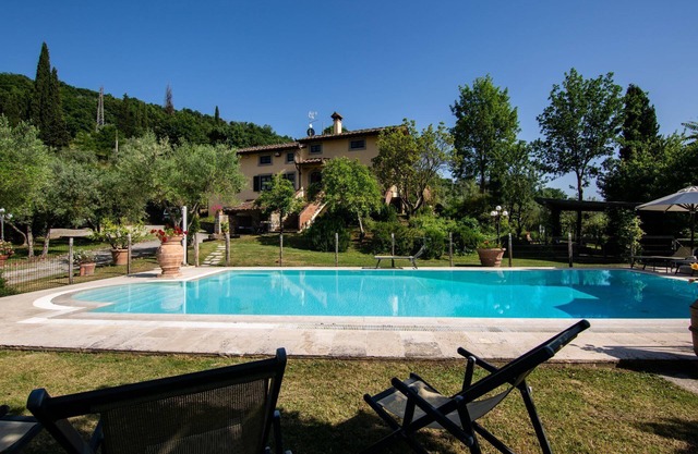 Beautiful private villa with WIFI, A/C, private pool, TV, terrace and pets allowed, close to Are.