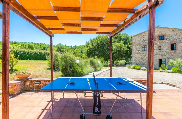 Beautiful apartment in villa for 16 people with private pool, WIFI, A/C, TV, patio and parking