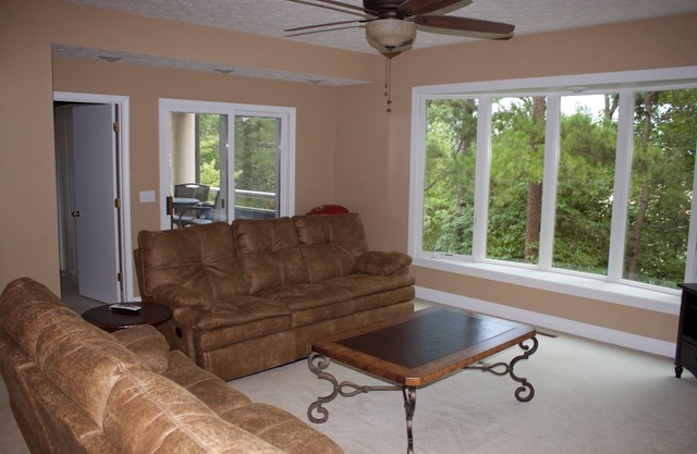 Beautiful Keowee Key 2 bedroom 2 bath condo on Lake Keowee.