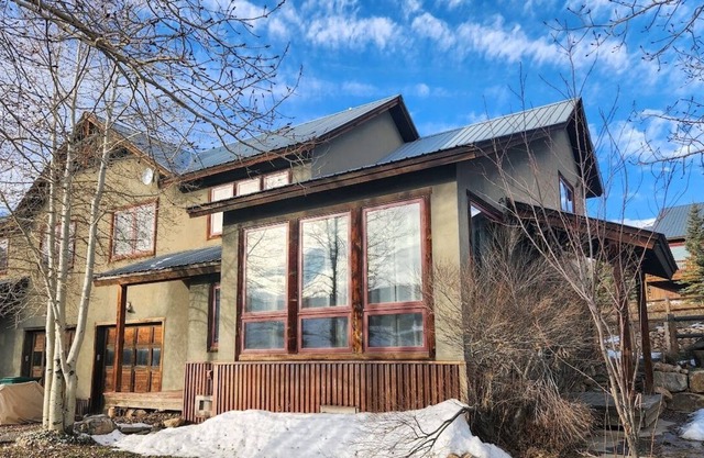 Beautiful modern retreat nestled in a quiet, casual neighborhood in CB South!