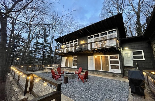 Beautiful Mid-Century Modern Home in Downtown Waynesville