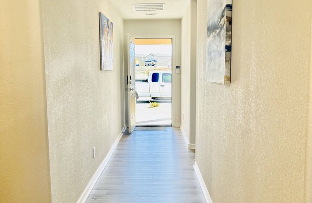 Beautiful New 4 Bedroom, 2 Bath River Getaway Home, close to Casinos