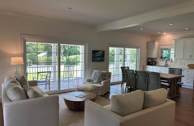 Beautiful Newly Constructed Home Walking Distance from Downtown Vineyard Haven