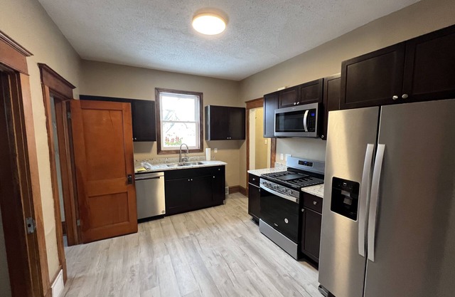 Beautiful newly refinished 5 bedroom, single-family home close to St Paul Mplsn