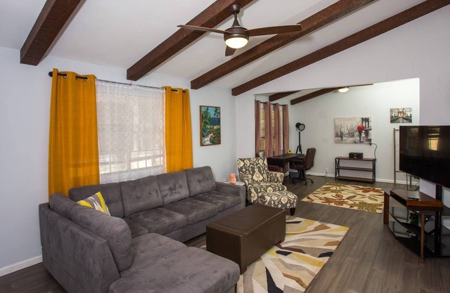 Beautiful Niceville Home Close to Destin. Close to Eglin AFB! TDY and Transient Military Welcome.