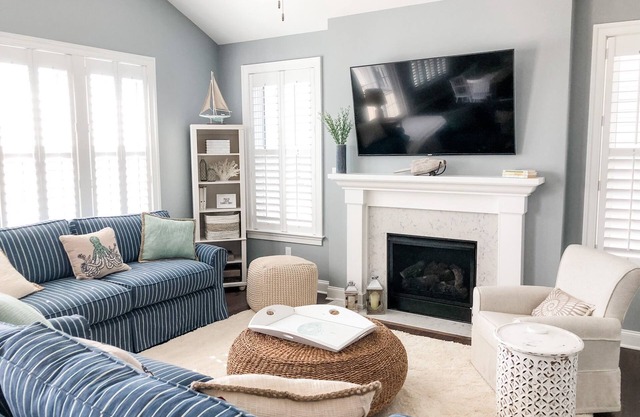 Beautiful North End- 4BR- 2nd Floor- 1.5 blocks to beach (Sleeps 8)