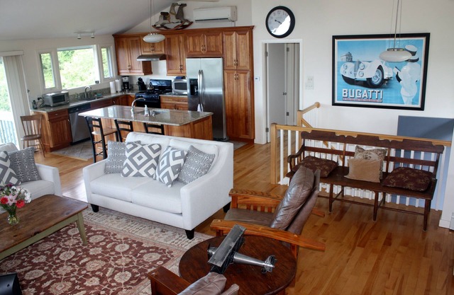 Beautiful Oceanfront Home in Estate Setting, Gloucester WINTER RATES AVAILABLE