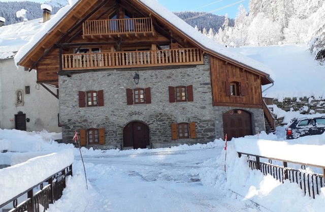 Beautiful old house, on the slopes 4 bedrooms, 4 bathrooms, very large living room