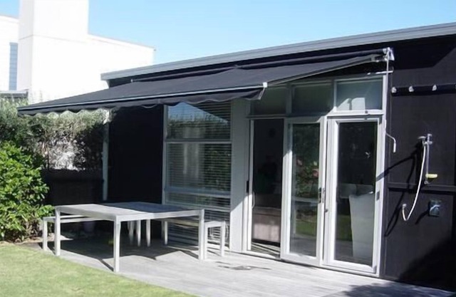 Beautiful Omaha Beach - Lovely Self Contained Bach