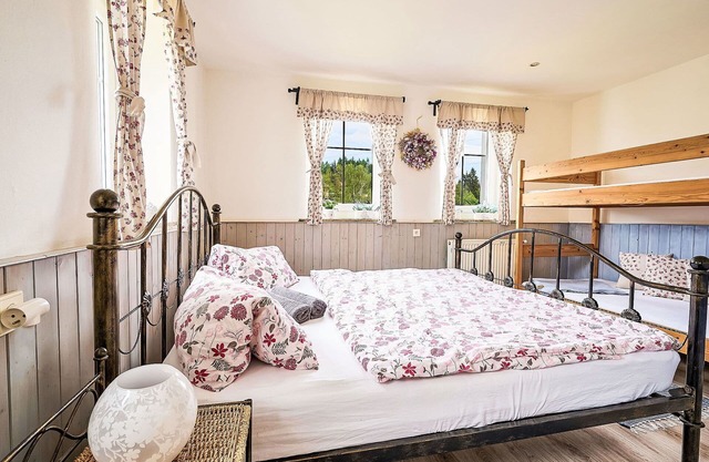 Beautiful private villa for 8 people with WIFI, TV, terrace and pets allowed