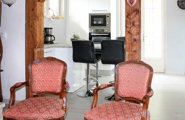 Beautiful private villa for 6 guests with private pool, WIFI, TV, terrace and parking