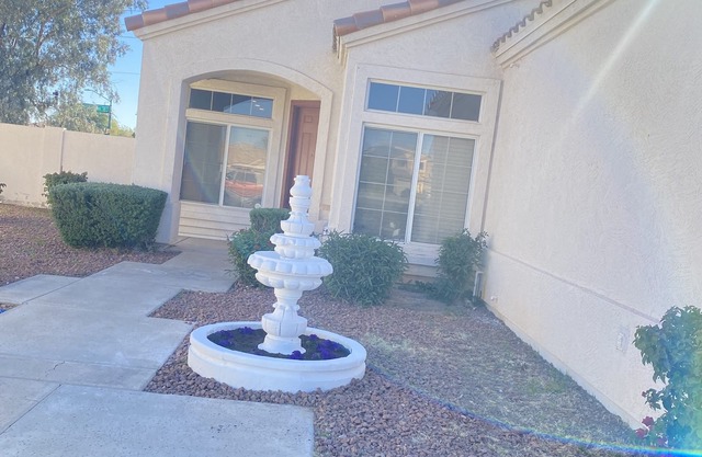 Beautiful palace 1 mile from State Farm Stadium