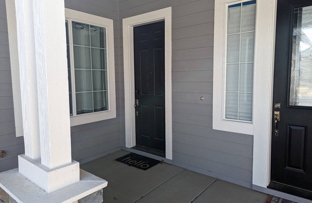 Beautiful peaceful private in-law suite