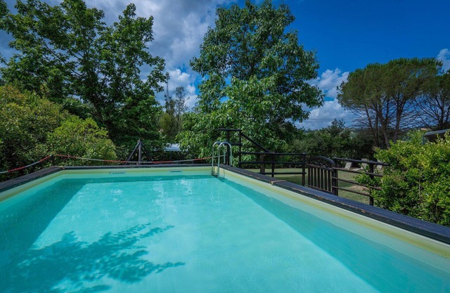 Beautiful private villa for 10 guests with private pool, A/C, WIFI, TV, patio and pets allowed