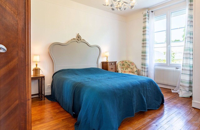 Beautiful private villa for 4 people with WIFI, TV, pets allowed and parking