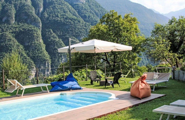 Beautiful private villa with private pool, WIFI, TV, patio, pets allowed and panoramic view