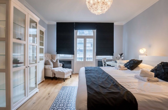 Beautiful private villa for 10 people with WIFI, balcony and pets allowed