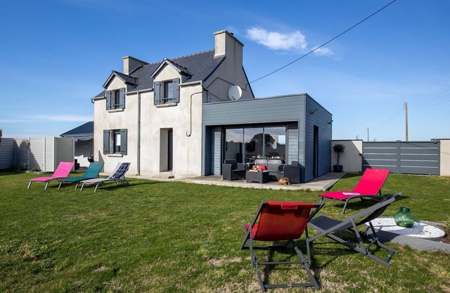 Beautiful private villa for 6 guests with TV, terrace, pets allowed and parking