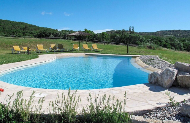 Beautiful private villa for 12 guests with private pool, WIFI, TV, terrace and panoramic view