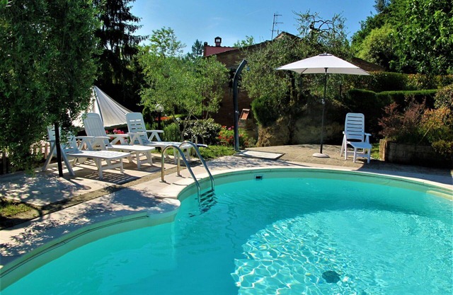 Beautiful private villa for 9 guests with WIFI, private pool, TV and patio