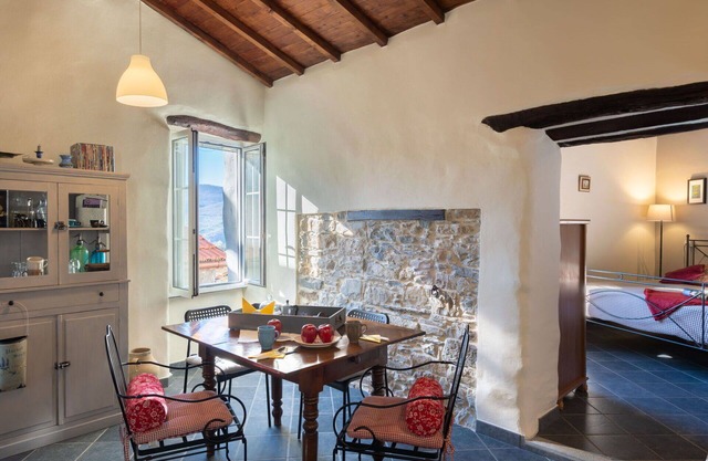 Beautiful private villa for 2 people with terrace and parking