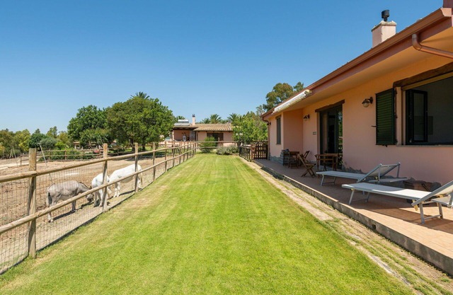Beautiful private villa for 6 guests with A/C, TV, patio and panoramic view