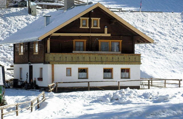 Beautiful private villa for 15 guests with TV, terrace, pets allowed and panoramic view