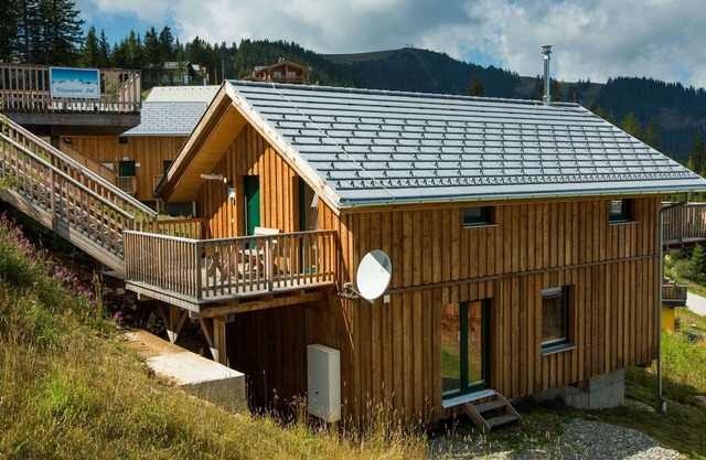 Beautiful private villa for 8 people with WIFI, TV, terrace and parking