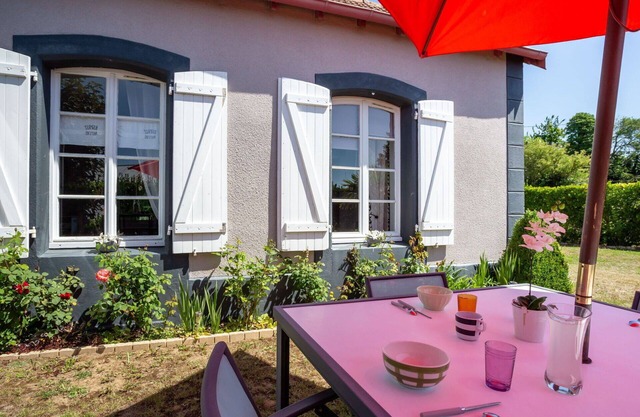 Beautiful private villa for 4 people with TV, terrace and parking