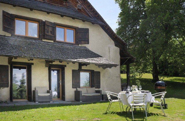 Beautiful private villa for 5 guests with WIFI, TV, terrace, pets allowed and panoramic view