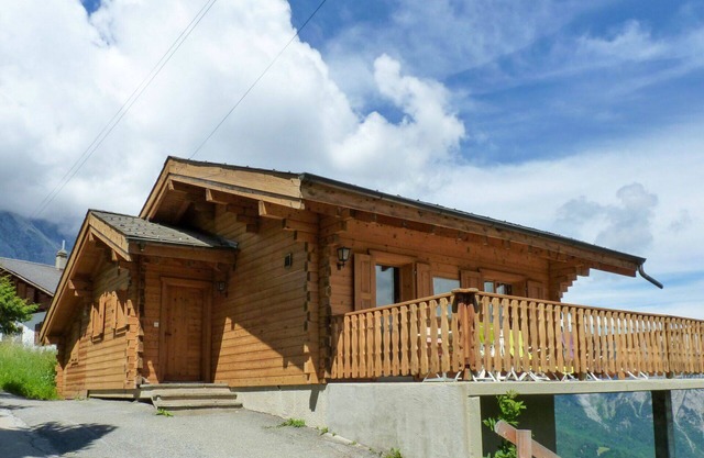 Beautiful private villa for 8 people with TV, terrace and pets allowed