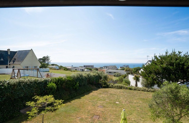 Beautiful private villa for 10 people with WIFI, TV, terrace, pets allowed and parking
