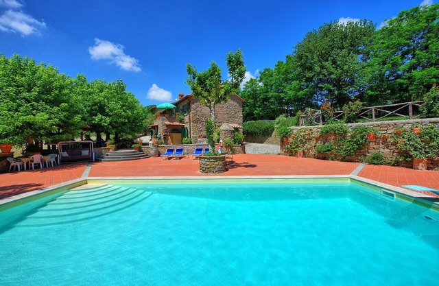 Beautiful private villa with A/C, private pool, WIFI, TV, panoramic view, parking, close to Cortona