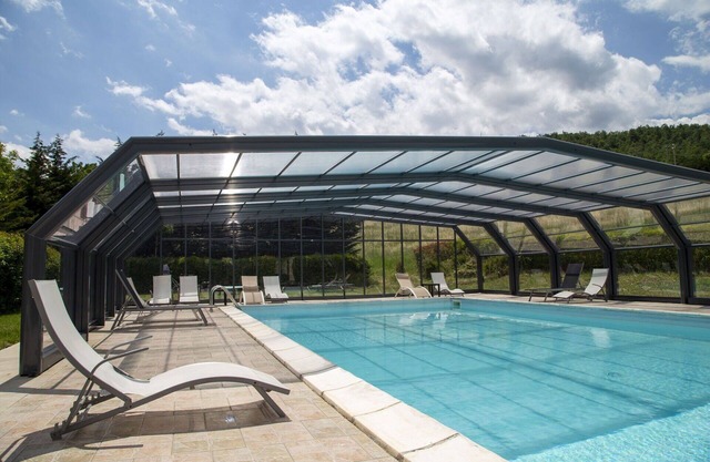 Beautiful private villa with private pool, WIFI, TV, terrace, pets allowed, panoramic view, parking